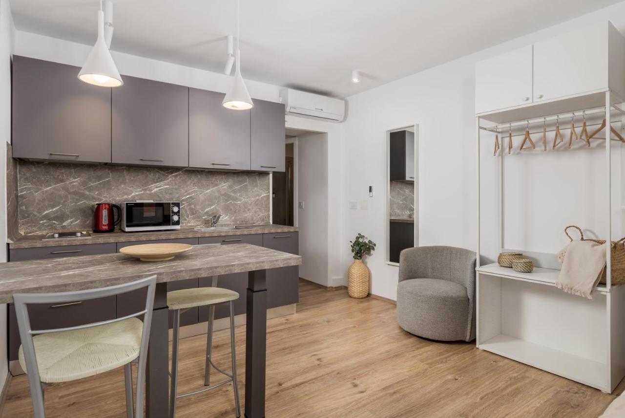 Main Street Apartments 2 リエカ エクステリア 写真