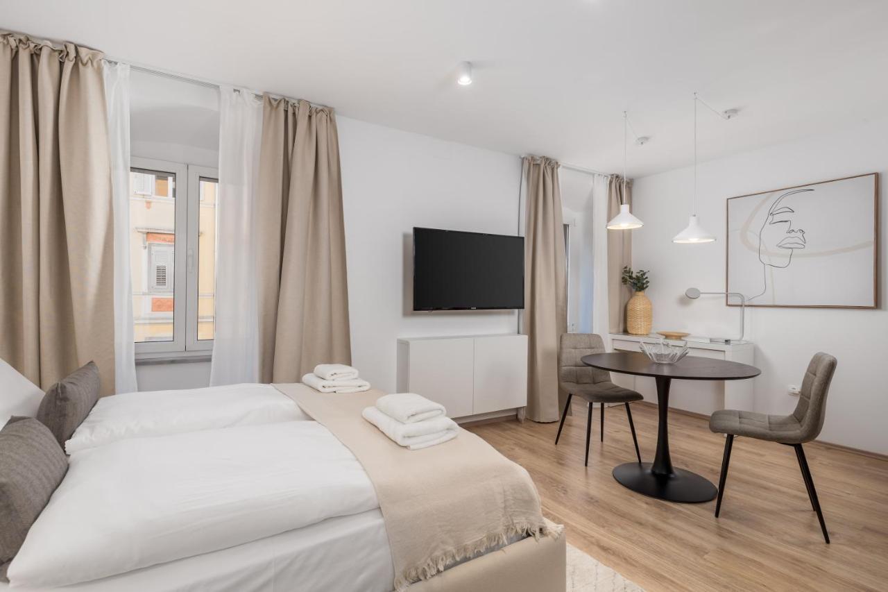 Main Street Apartments 2 リエカ エクステリア 写真