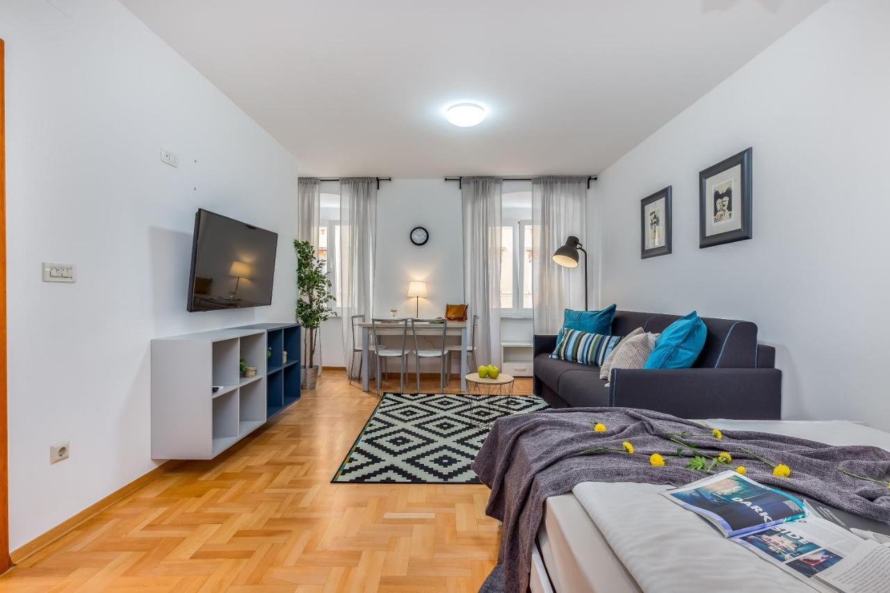 Main Street Apartments 2 リエカ エクステリア 写真